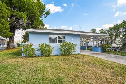 House in New Port Richey, Florida 2 bedrooms, 87.79 sq.m. № 2125066 - photo 4