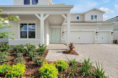 House in Orlando, Florida 4 bedrooms, 374.4 sq.m. № 2238271 - photo 3