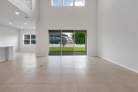 House in Orlando, Florida 4 bedrooms, 374.4 sq.m. № 2238271 - photo 9
