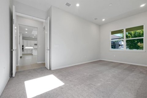 House in Orlando, Florida 4 bedrooms, 374.4 sq.m. № 2238271 - photo 21