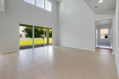 House in Orlando, Florida 4 bedrooms, 374.4 sq.m. № 2238271 - photo 8