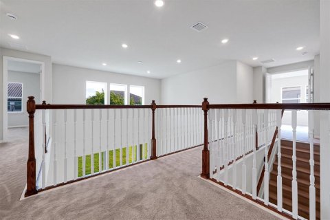 House in Orlando, Florida 4 bedrooms, 374.4 sq.m. № 2238271 - photo 26