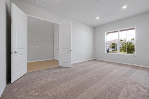 House in Orlando, Florida 4 bedrooms, 374.4 sq.m. № 2238271 - photo 24