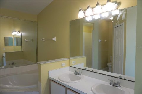 House in Sanford, Florida 3 bedrooms, 102.1 sq.m. № 2378349 - photo 11
