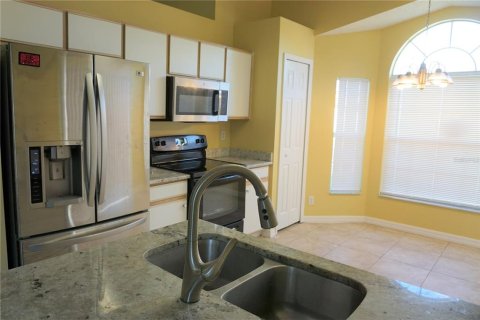 House in Sanford, Florida 3 bedrooms, 102.1 sq.m. № 2378349 - photo 4