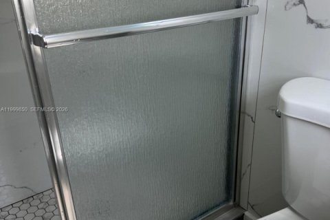 Снять в аренду виллу или дом в Халландейл-Бич, Флорида 1 спальня, 65.5м2, № 2067113 - фото 16