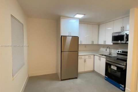 Casa en Hallandale Beach, Florida 1 dormitorio, 65.5 m2 № 2067113