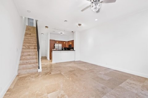 Touwnhouse à vendre à Fort Lauderdale, Floride: 3 chambres, 176.7 m2 № 2407311 - photo 9