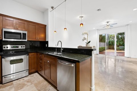 Touwnhouse à vendre à Fort Lauderdale, Floride: 3 chambres, 176.7 m2 № 2407311 - photo 5