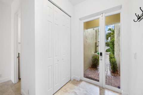 Touwnhouse à vendre à Fort Lauderdale, Floride: 3 chambres, 176.7 m2 № 2407311 - photo 22