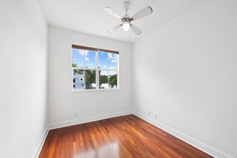 Touwnhouse à vendre à Fort Lauderdale, Floride: 3 chambres, 176.7 m2 № 2407311 - photo 14