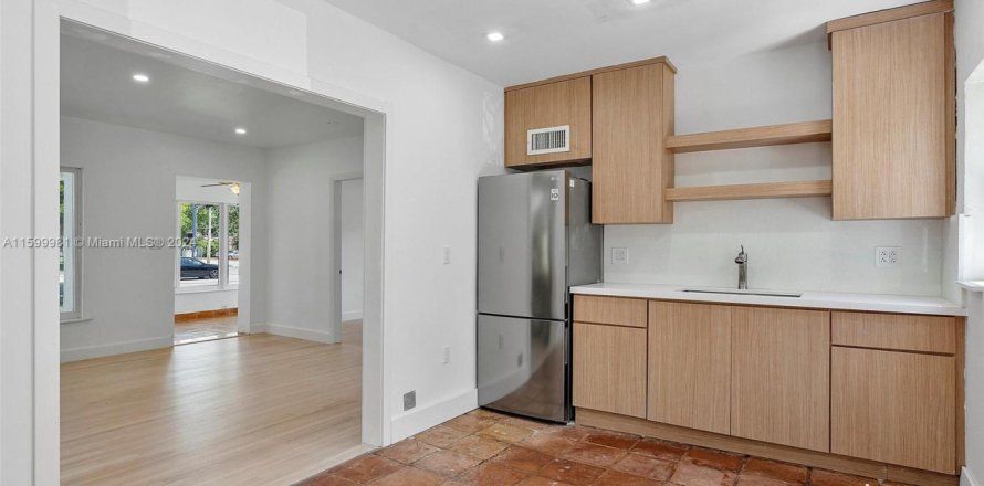 Bureau à El Portal, Floride № 1216280