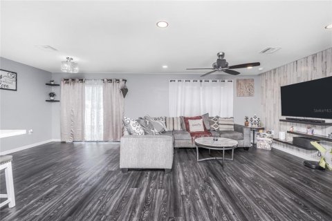 House in Port Charlotte, Florida 4 bedrooms, 137.96 sq.m. № 1876524 - photo 16