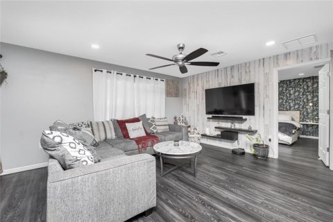 House in Port Charlotte, Florida 4 bedrooms, 137.96 sq.m. № 1876524 - photo 15