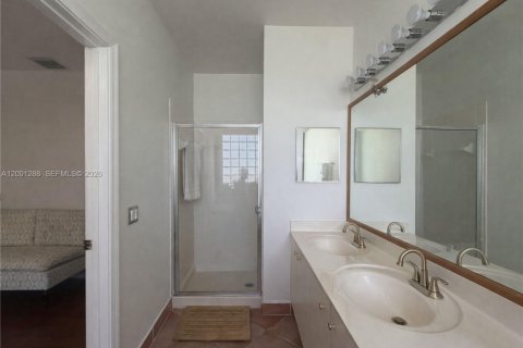 House in Weston, Florida 4 bedrooms, 185.53 sq.m. № 2065950 - photo 5