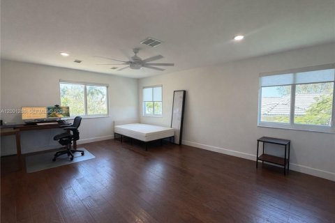 House in Weston, Florida 4 bedrooms, 185.53 sq.m. № 2065950 - photo 12