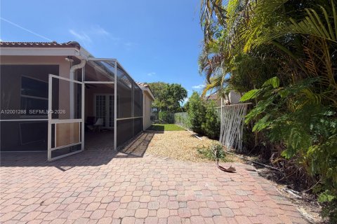 House in Weston, Florida 4 bedrooms, 185.53 sq.m. № 2065950 - photo 19