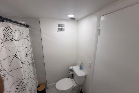 Condo in Miami, Florida, 2 bedrooms  № 1794347 - photo 20