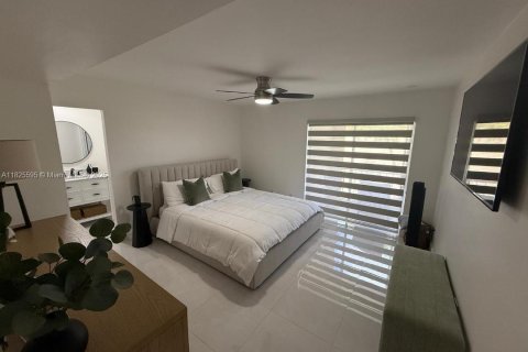 Condo in Miami, Florida, 2 bedrooms  № 1794347 - photo 12