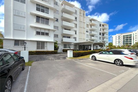 Copropriété à louer à Bay Harbor Islands, Floride: 2 chambres, 130.06 m2 № 2170841 - photo 14