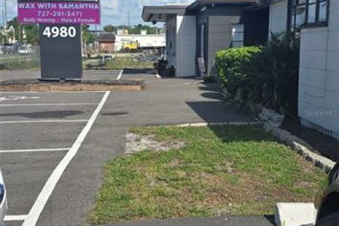 Immobilier commercial à vendre à Saint Petersburg, Floride: 285.77 m2 № 1618830 - photo 6