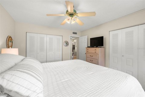 Condo in Dunedin, Florida, 1 bedroom  № 1824041 - photo 16