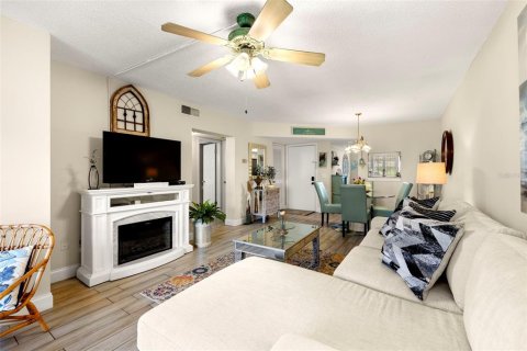 Condo in Dunedin, Florida, 1 bedroom  № 1824041 - photo 6