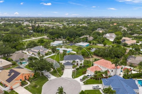 House in Bradenton, Florida 4 bedrooms, 330.55 sq.m. № 2104477 - photo 2