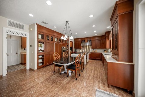 House in Bradenton, Florida 4 bedrooms, 330.55 sq.m. № 2104477 - photo 9