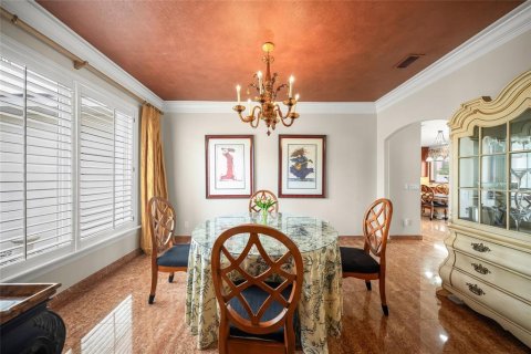 House in Bradenton, Florida 4 bedrooms, 330.55 sq.m. № 2104477 - photo 8