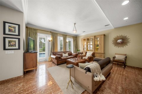 House in Bradenton, Florida 4 bedrooms, 330.55 sq.m. № 2104477 - photo 17