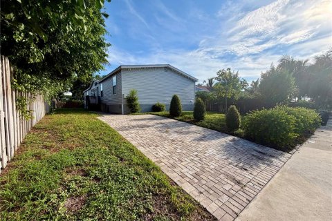 Casa en West Palm Beach, Florida 4 dormitorios, 170.57 m2 № 2361186