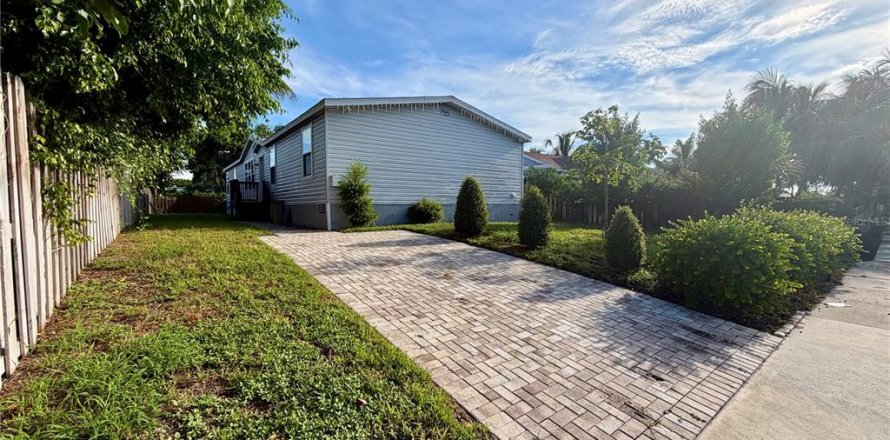 Casa en West Palm Beach, Florida 4 dormitorios, 170.57 m2 № 2361186