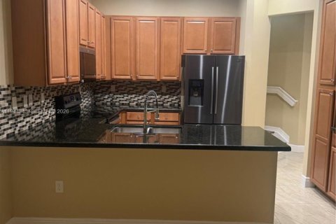 House in Miramar, Florida 3 bedrooms, 173.54 sq.m. № 2001569 - photo 13