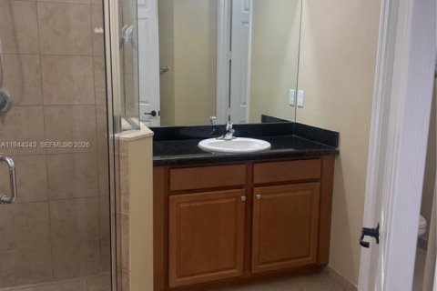 House in Miramar, Florida 3 bedrooms, 173.54 sq.m. № 2001569 - photo 5