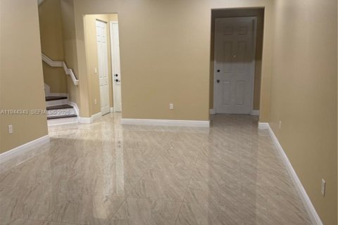 House in Miramar, Florida 3 bedrooms, 173.54 sq.m. № 2001569 - photo 14