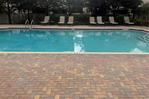 House in Miramar, Florida 3 bedrooms, 173.54 sq.m. № 2001569 - photo 4