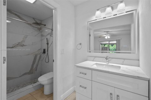 House in Fort Myers, Florida 3 bedrooms, 109.53 sq.m. № 1940737 - photo 14