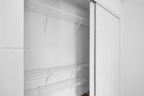 House in Fort Myers, Florida 3 bedrooms, 109.53 sq.m. № 1940737 - photo 22