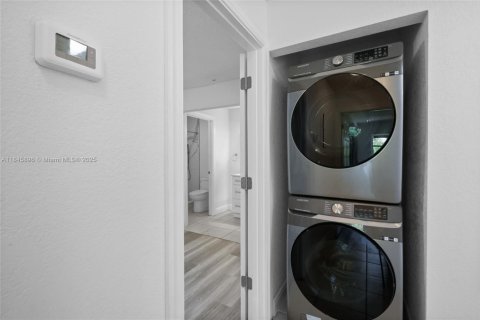 House in Fort Myers, Florida 3 bedrooms, 109.53 sq.m. № 1940737 - photo 19