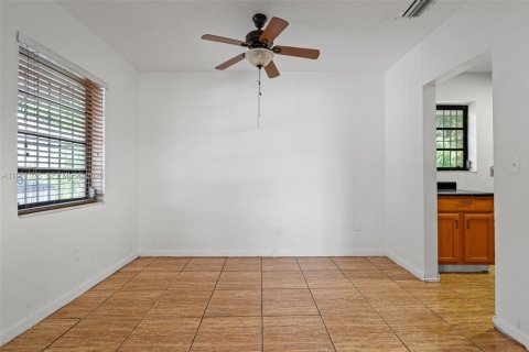 Villa ou maison à vendre à Miami, Floride: 3 chambres, 90.58 m2 № 2055584 - photo 28