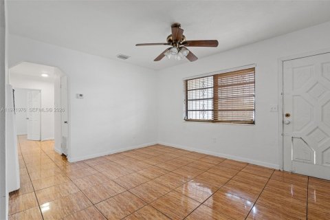 Villa ou maison à vendre à Miami, Floride: 3 chambres, 90.58 m2 № 2055584 - photo 25