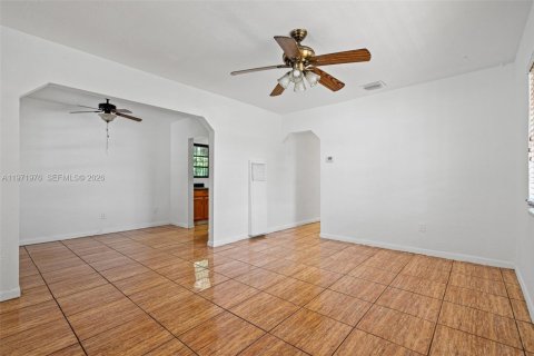 Villa ou maison à vendre à Miami, Floride: 3 chambres, 90.58 m2 № 2055584 - photo 2