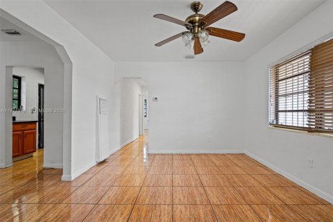Villa ou maison à vendre à Miami, Floride: 3 chambres, 90.58 m2 № 2055584 - photo 24