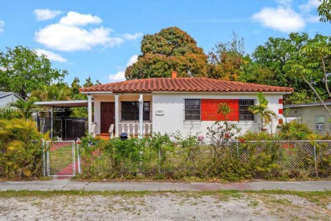 Villa ou maison à vendre à Miami, Floride: 3 chambres, 90.58 m2 № 2055584 - photo 10