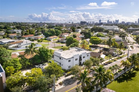 Commercial property in Hallandale Beach, Florida 522.58 sq.m. № 2079465 - photo 19