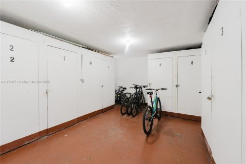 Condominio en venta en Hollywood, Florida, 1 dormitorio, 78.97 m2 № 1726794 - foto 27