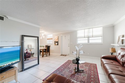 Condominio en venta en Hollywood, Florida, 1 dormitorio, 78.97 m2 № 1726794 - foto 3