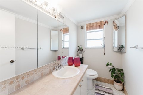 Condominio en venta en Hollywood, Florida, 1 dormitorio, 78.97 m2 № 1726794 - foto 17