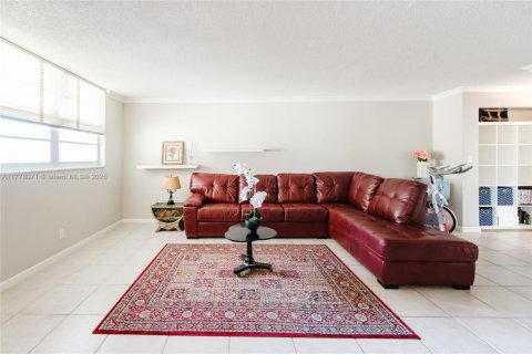 Condominio en venta en Hollywood, Florida, 1 dormitorio, 78.97 m2 № 1726794 - foto 4
